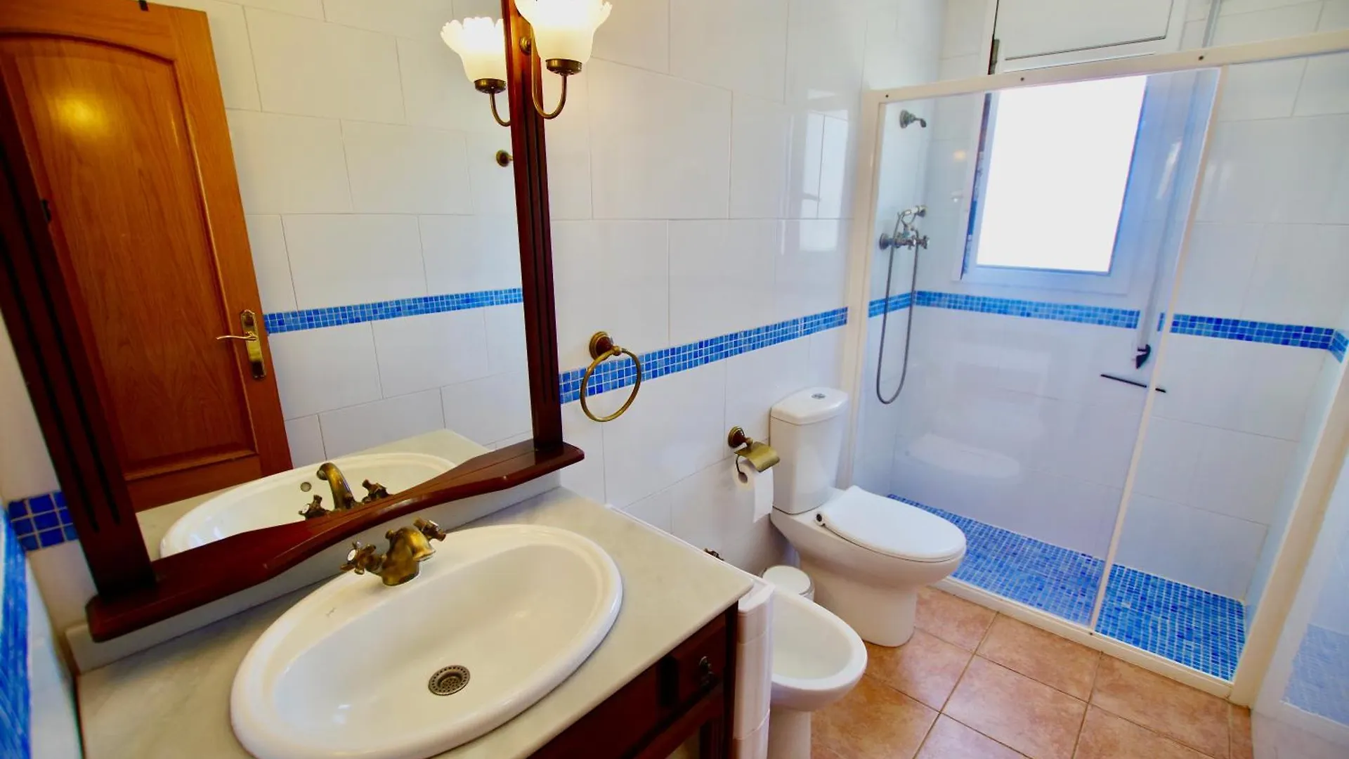 V&V Lloret- Villa Roser Vidreres