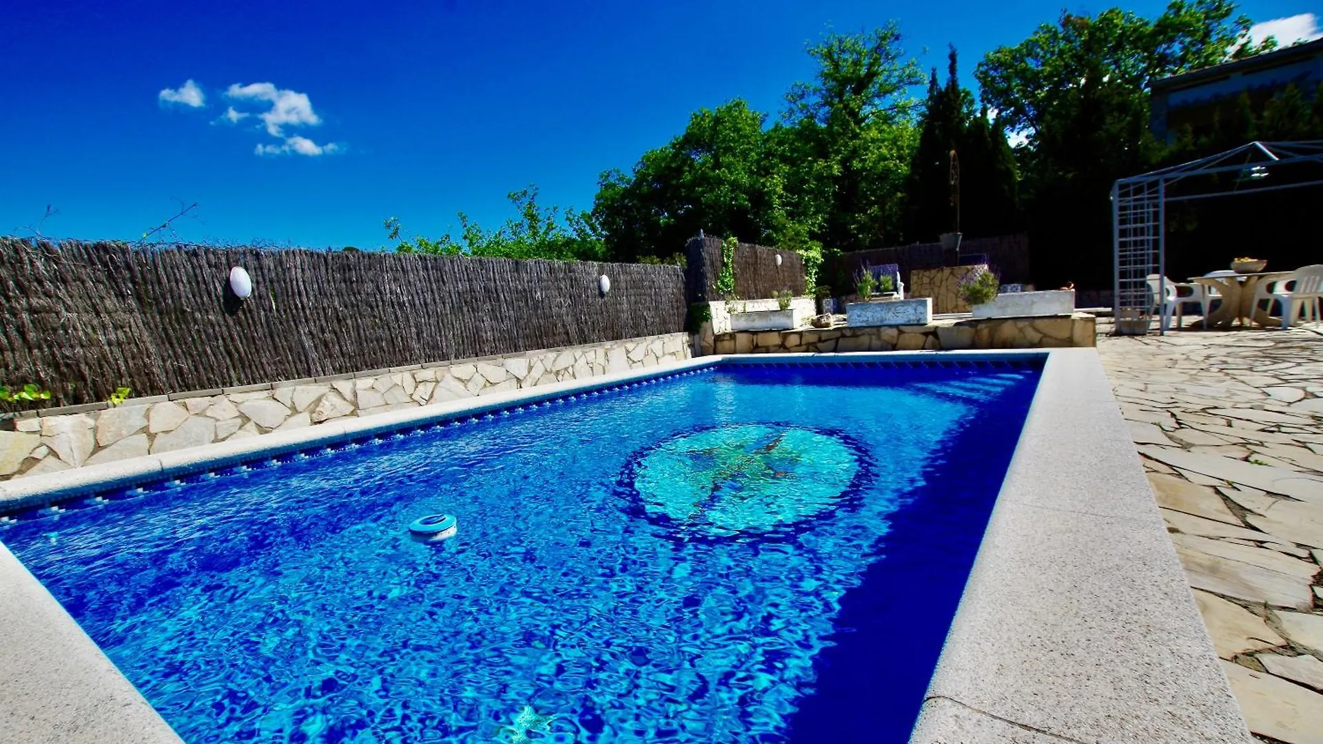 V&V Lloret- Villa Roser Vidreres