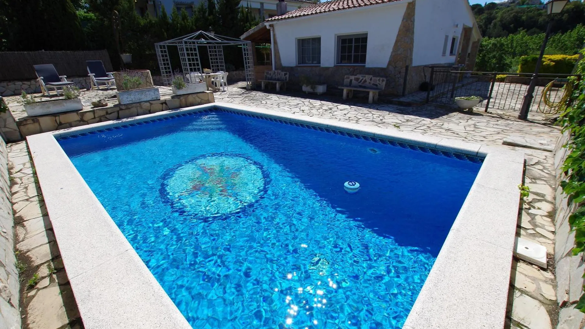 V&V Lloret- Villa Roser Vidreres